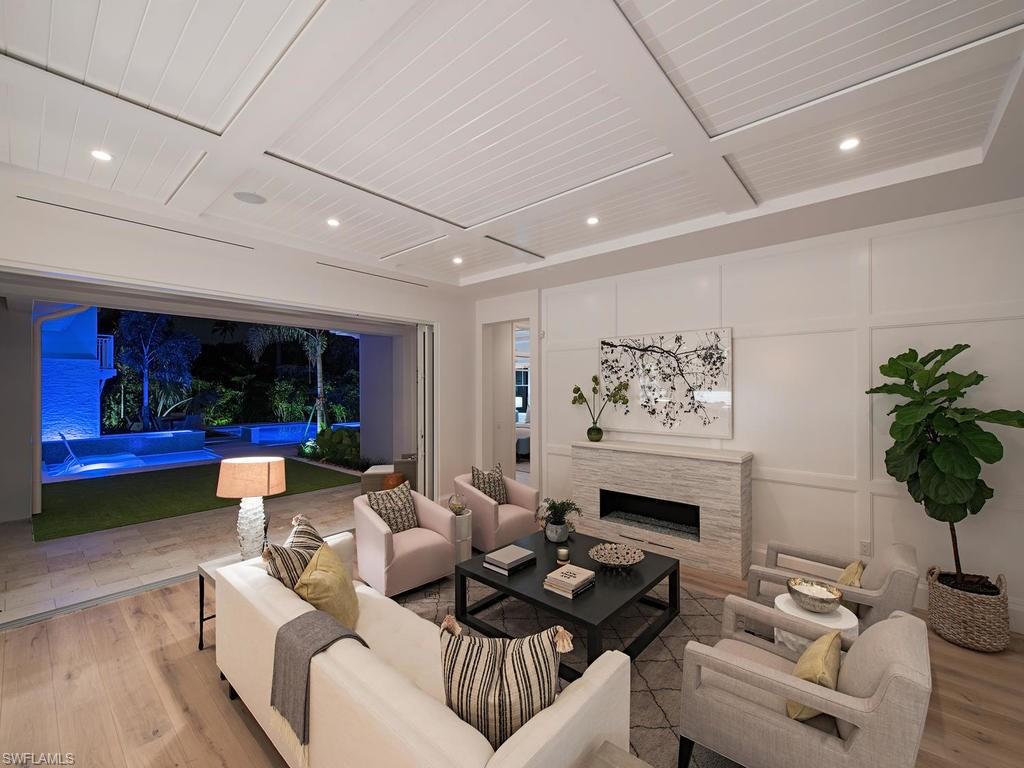 AQUALANE SHORES - Residential