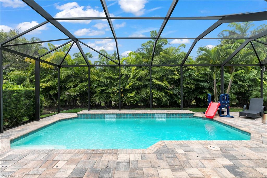 COCONUT COVE - Residential