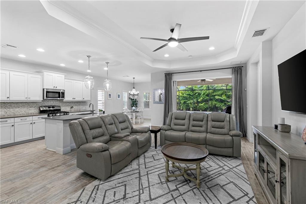 COCONUT COVE - Residential