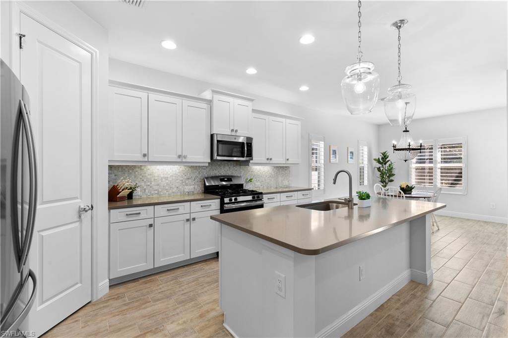 COCONUT COVE - Residential