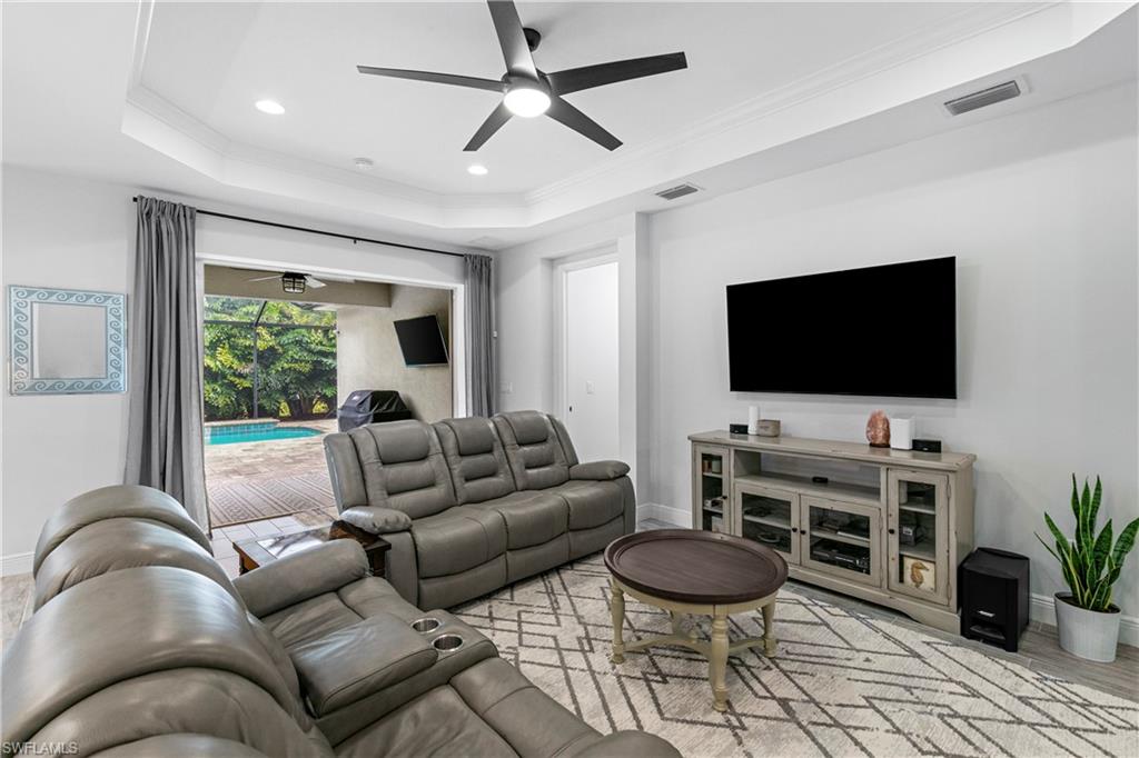 COCONUT COVE - Residential