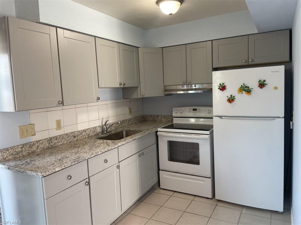 PINE MANOR - Residential