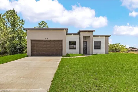 3013 4th St SW, Lehigh Acres, FL 33976 - #: 225039623