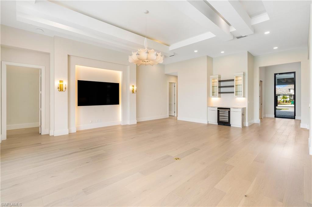 CAYMAS - Residential Lease