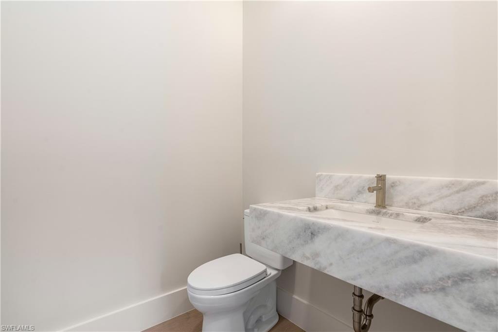 CAYMAS - Residential Lease