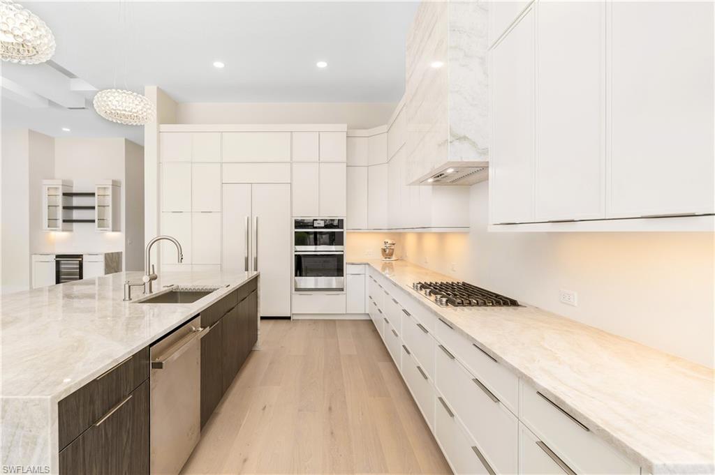 CAYMAS - Residential Lease