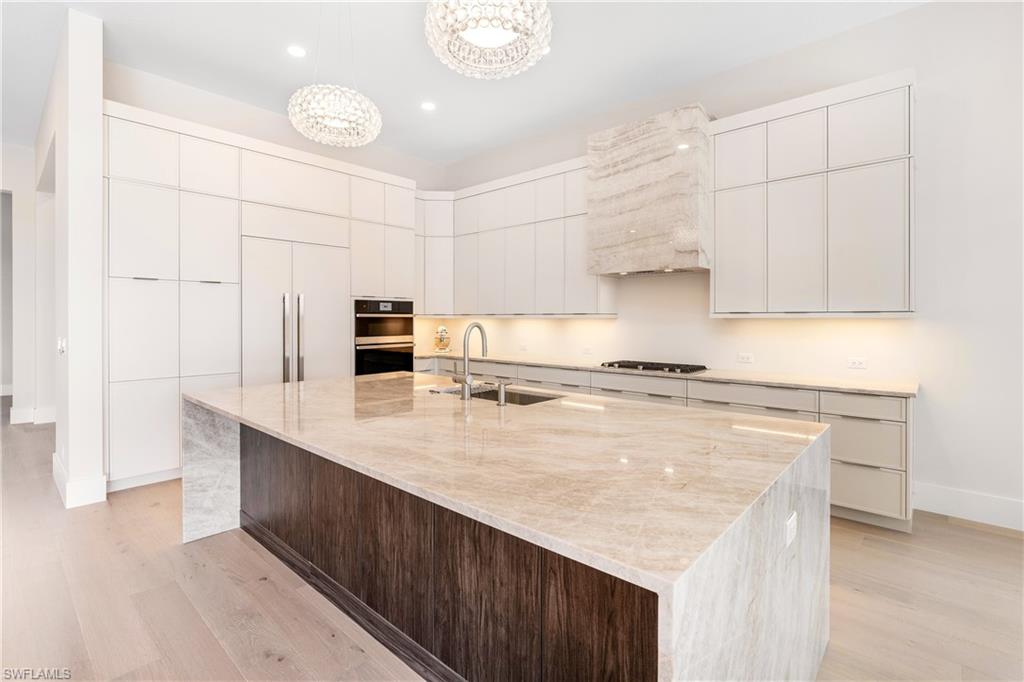 CAYMAS - Residential Lease