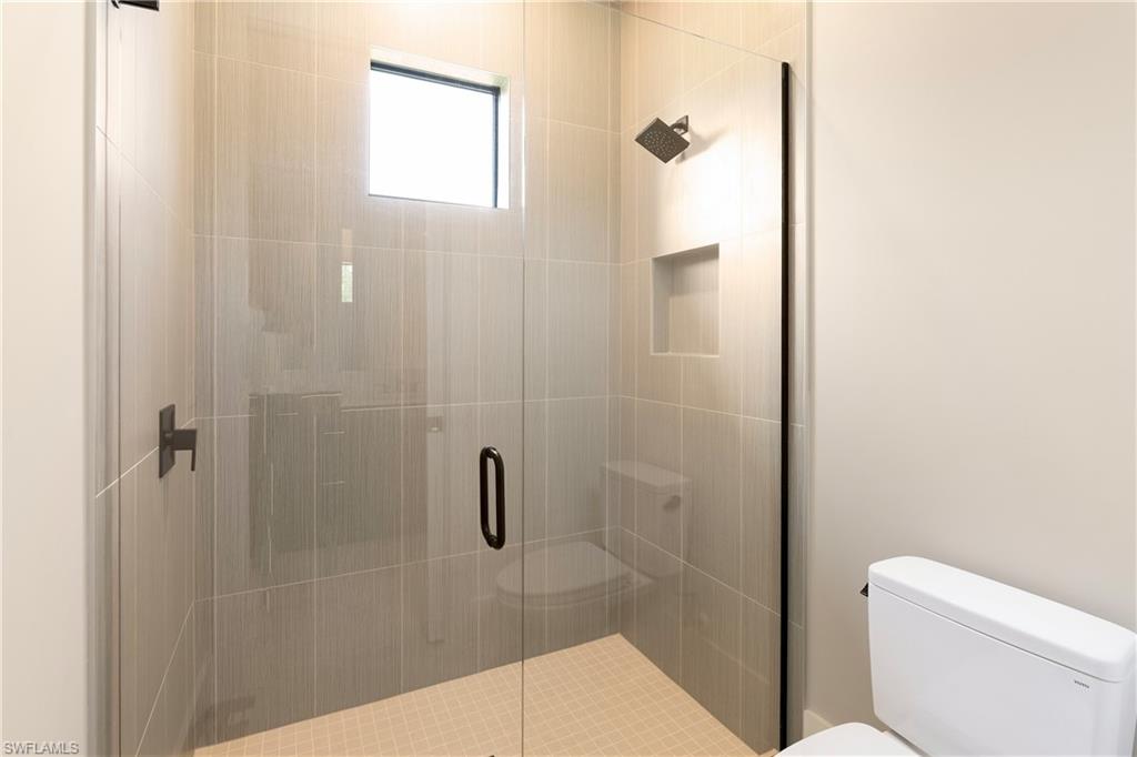 CAYMAS - Residential Lease