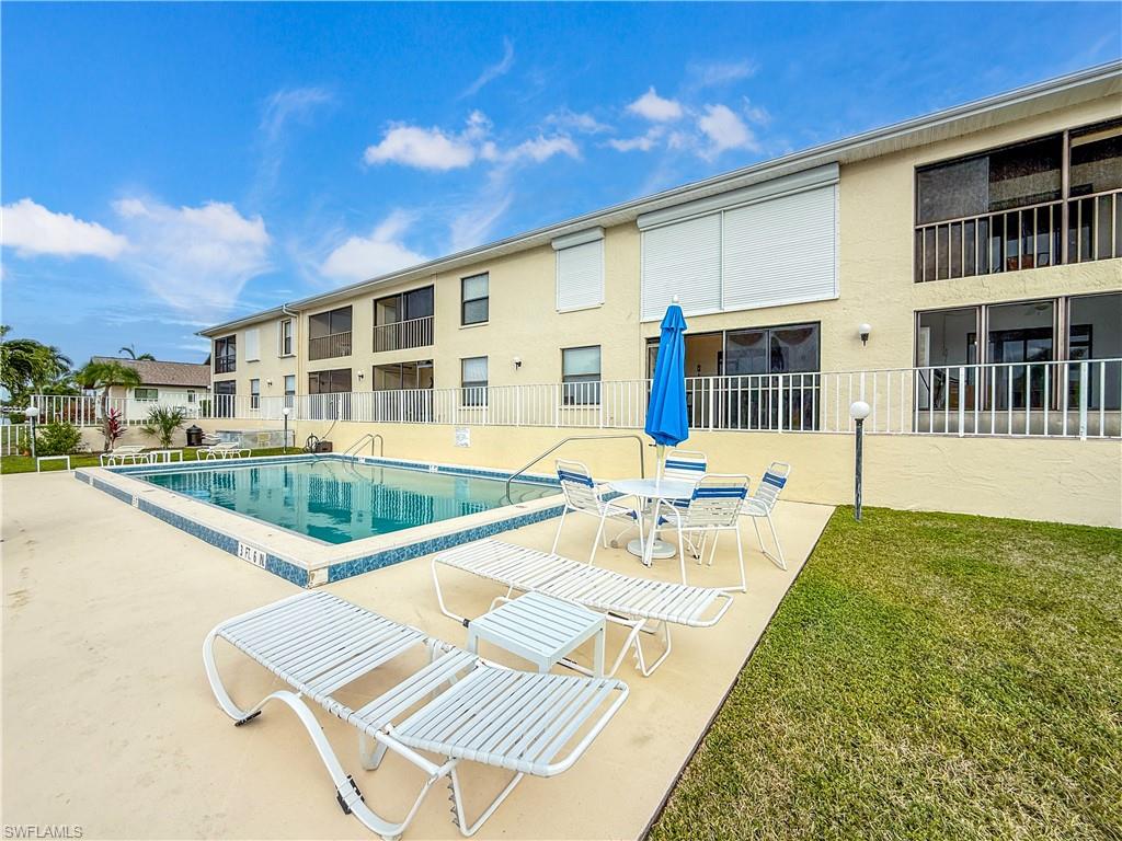 CAPE SHORE CONDOMINIUM - Residential