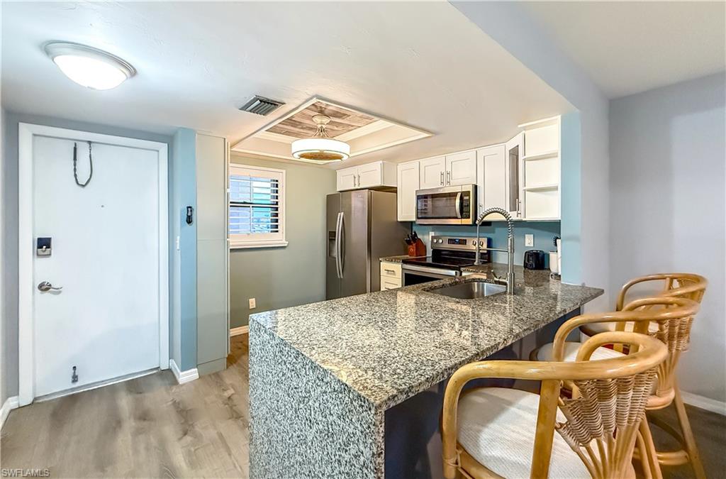 CAPE SHORE CONDOMINIUM - Residential