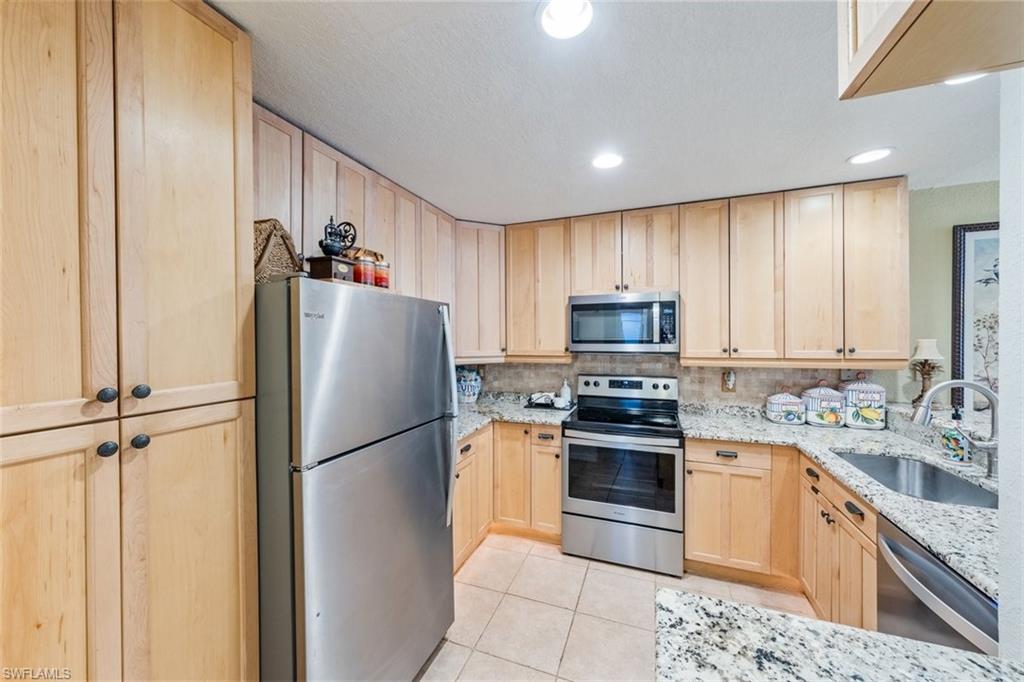 EMERALD WOODS - Residential