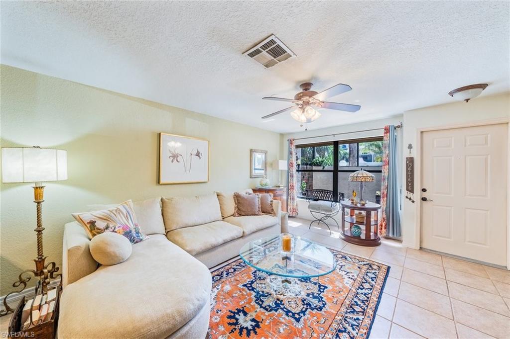 EMERALD WOODS - Residential