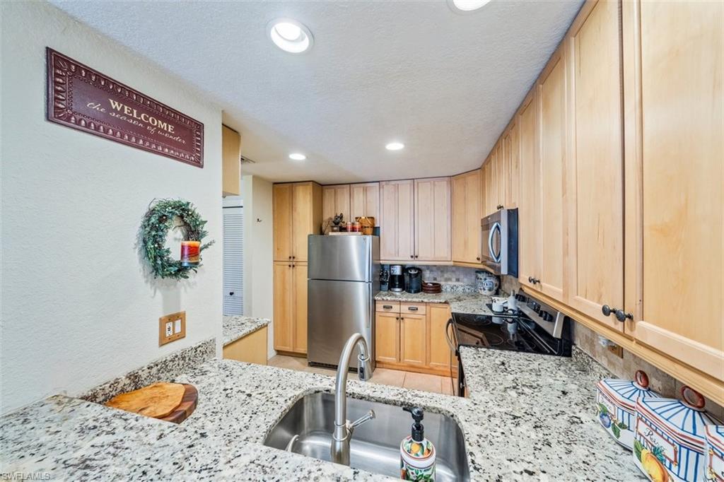 EMERALD WOODS - Residential