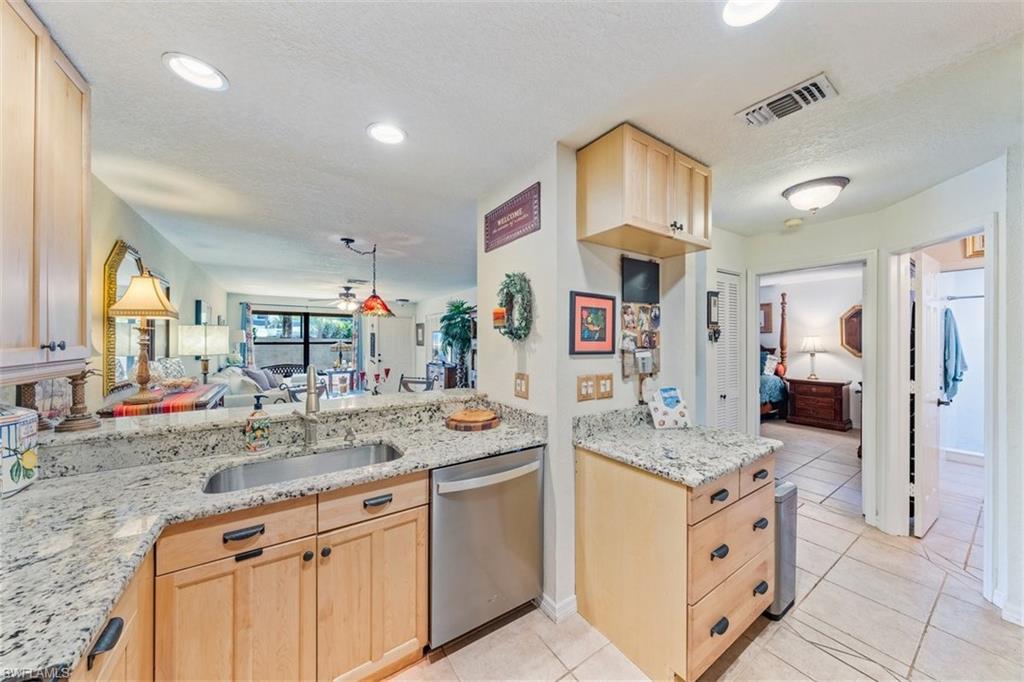 EMERALD WOODS - Residential