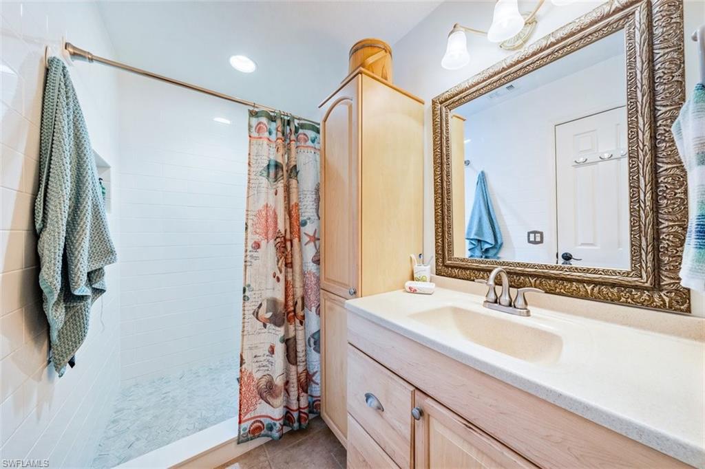 EMERALD WOODS - Residential