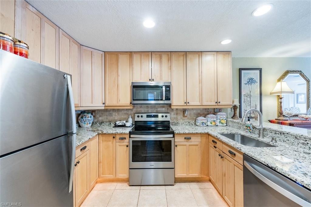 EMERALD WOODS - Residential