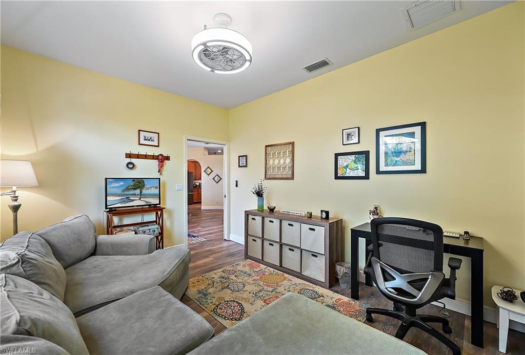 COLONIAL POINTE - Residential