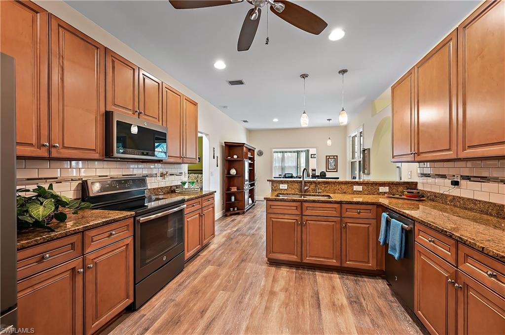 COLONIAL POINTE - Residential