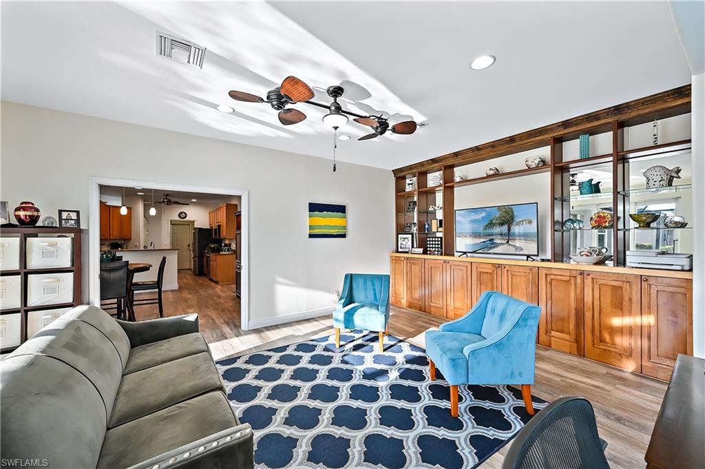 COLONIAL POINTE - Residential