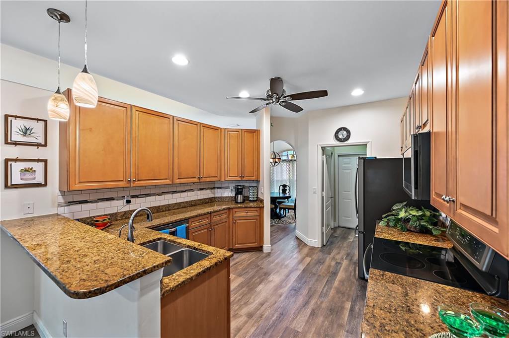 COLONIAL POINTE - Residential