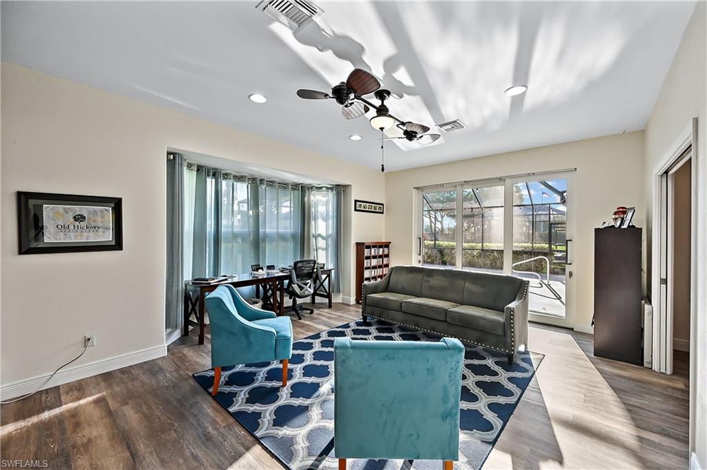 COLONIAL POINTE - Residential