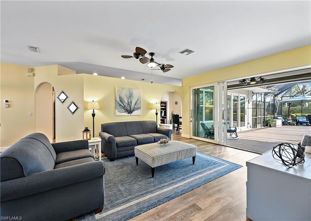 COLONIAL POINTE - Residential