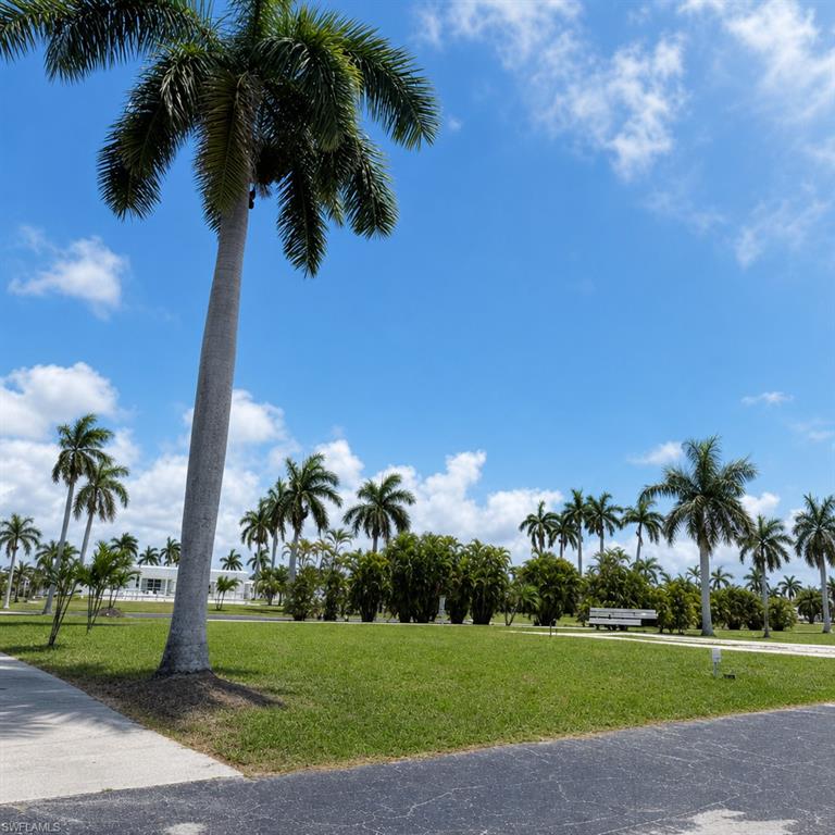 PLANTATION ESTATES MOBILE HOME - Land