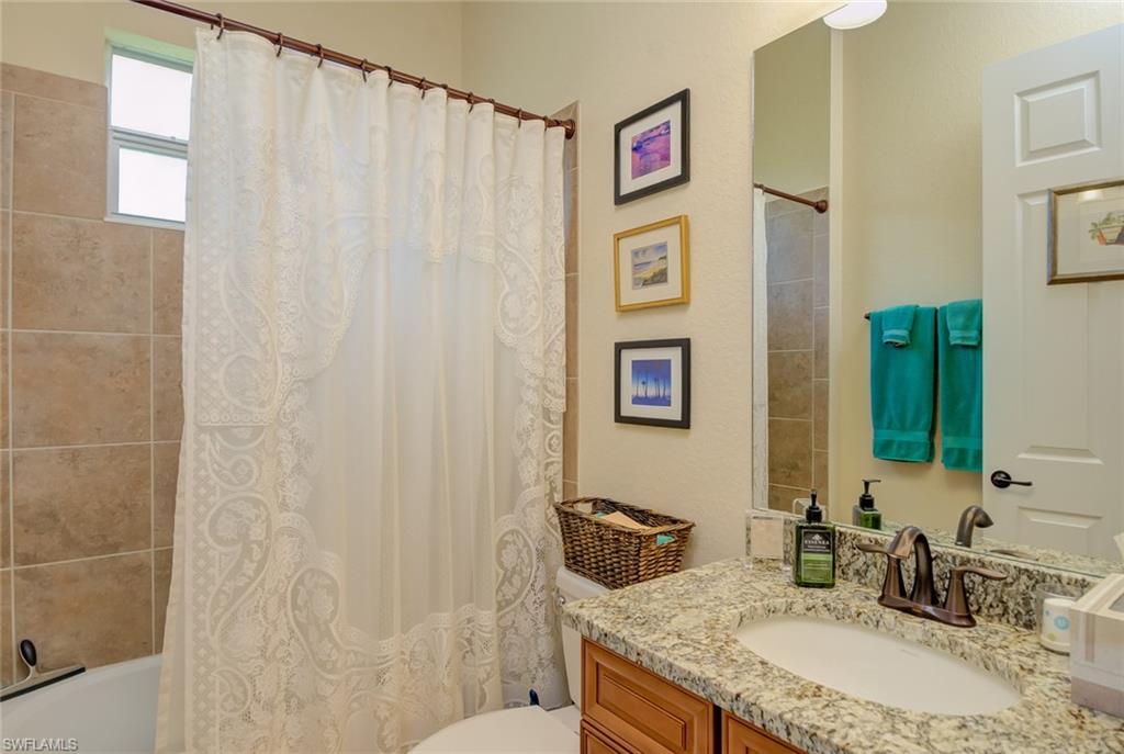 COUNTRY CLUB - Residential