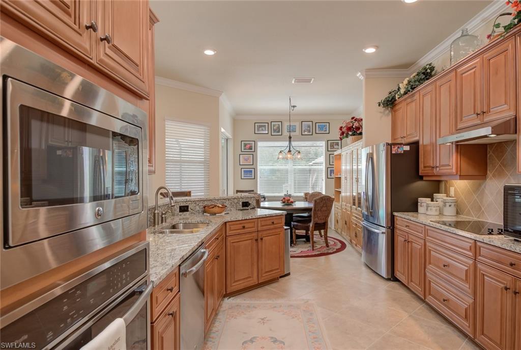 COUNTRY CLUB - Residential