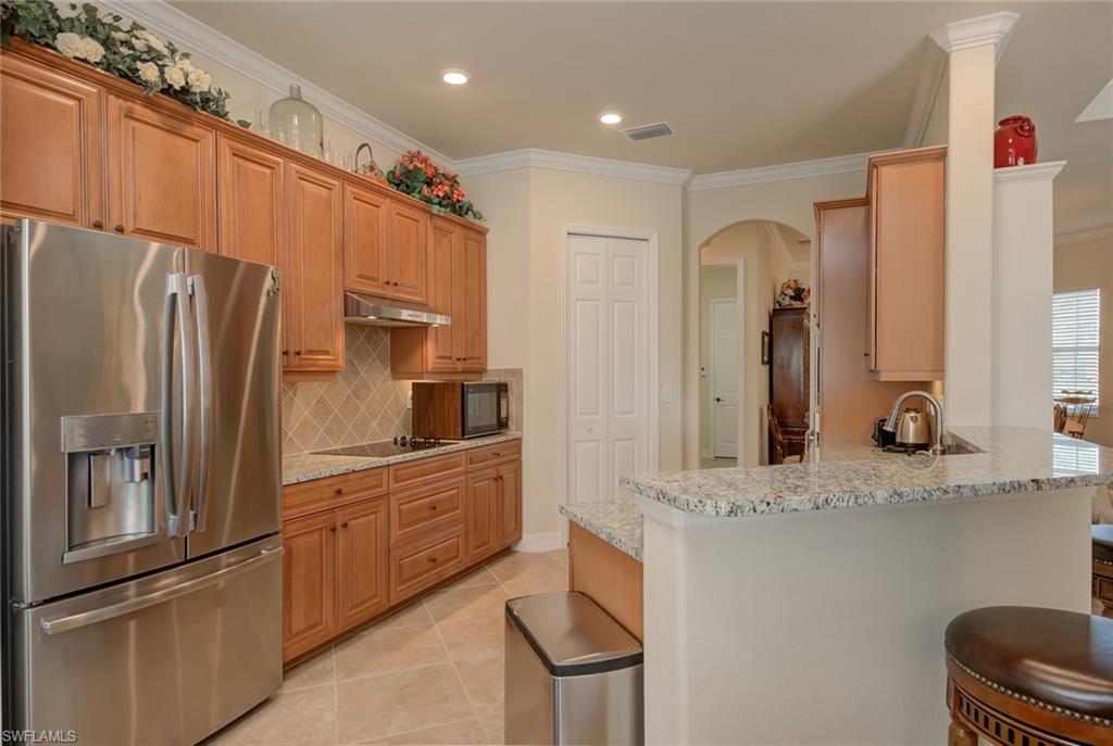 COUNTRY CLUB - Residential