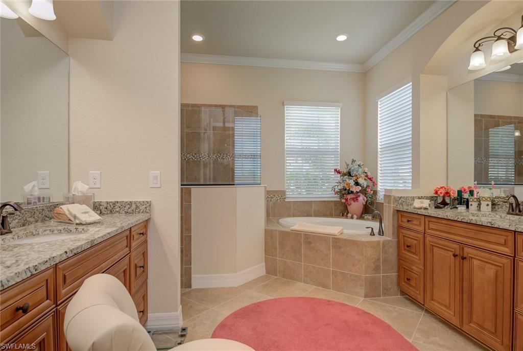 COUNTRY CLUB - Residential