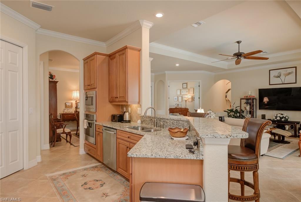 COUNTRY CLUB - Residential