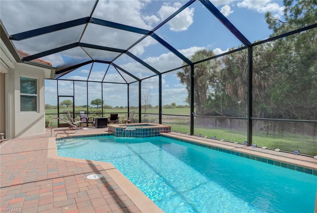 COUNTRY CLUB - Residential