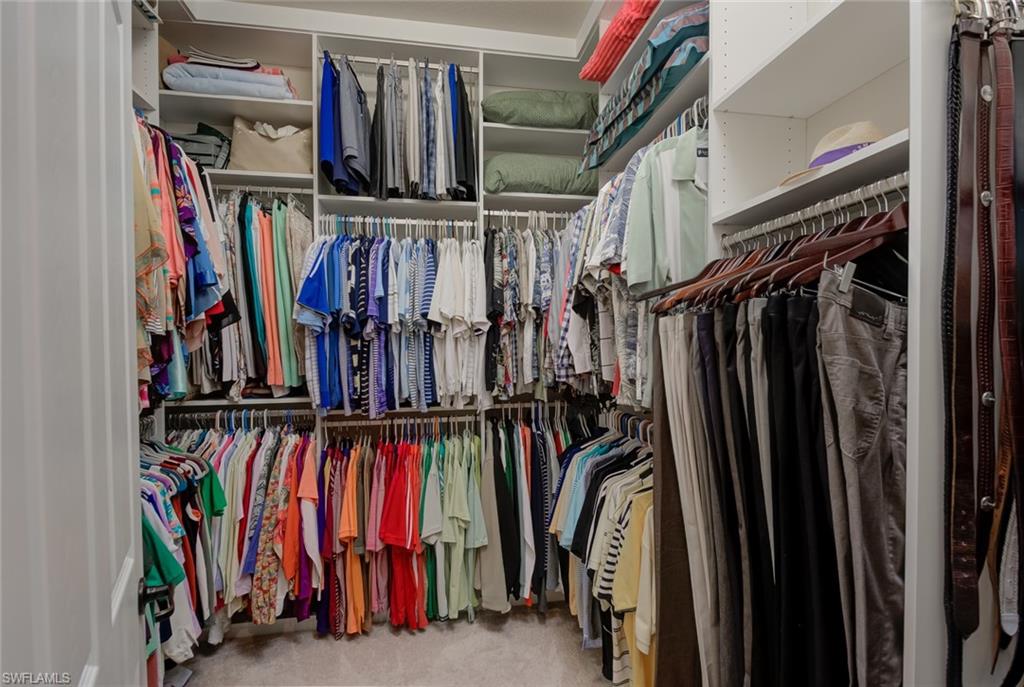 COUNTRY CLUB - Residential