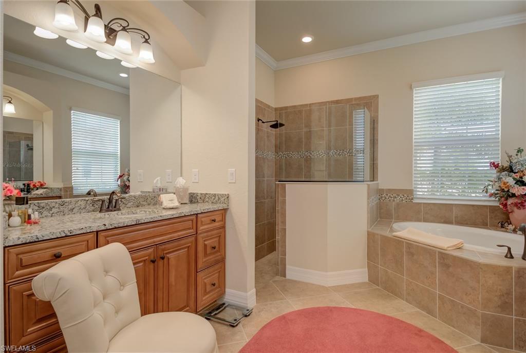 COUNTRY CLUB - Residential