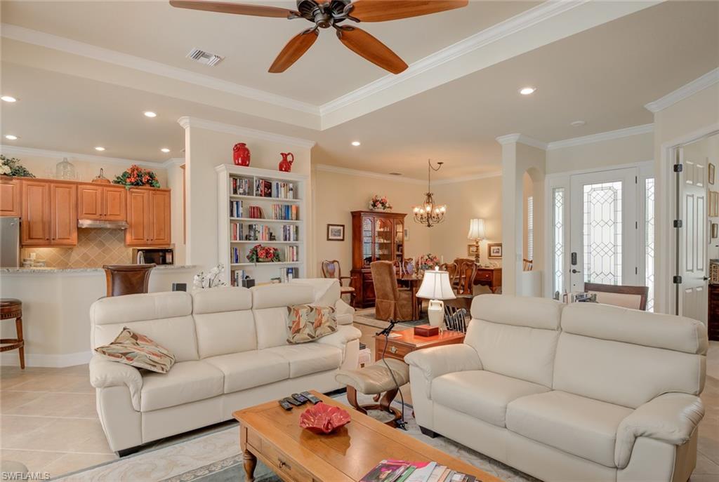 COUNTRY CLUB - Residential