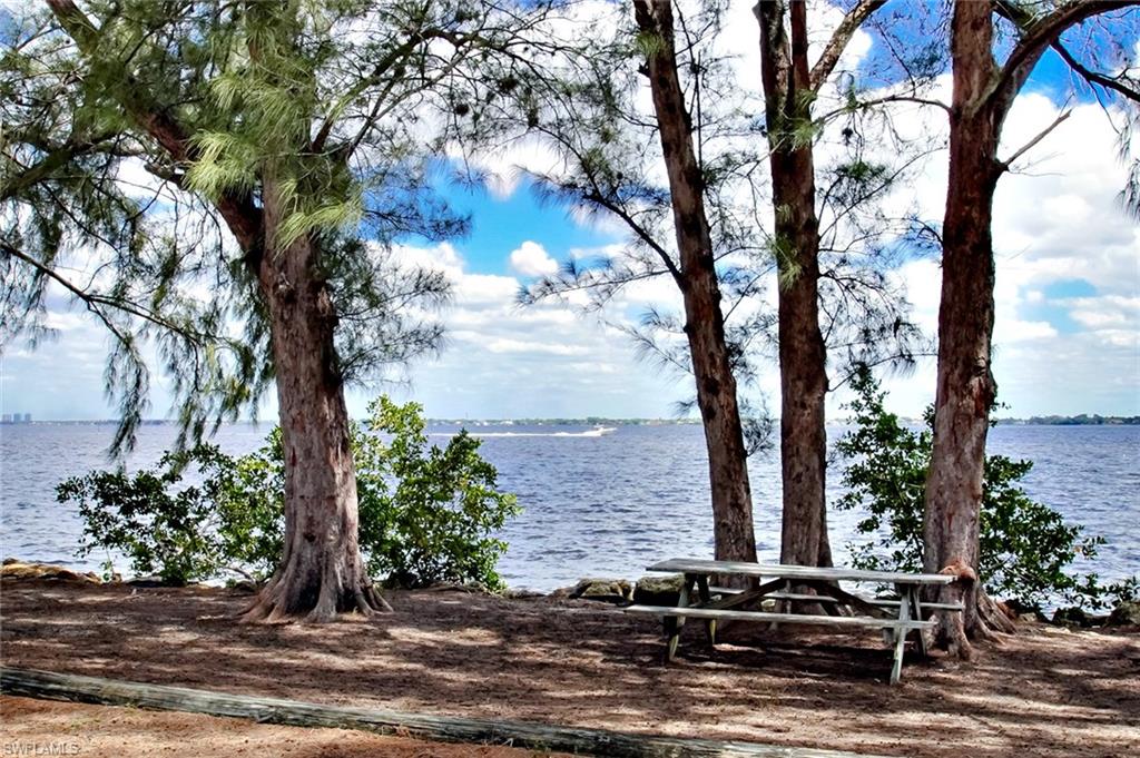 COMMODORE CONDO - Residential