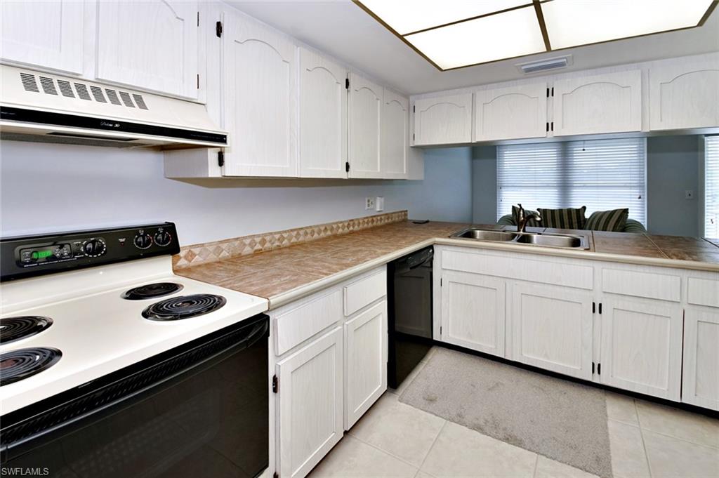 COMMODORE CONDO - Residential