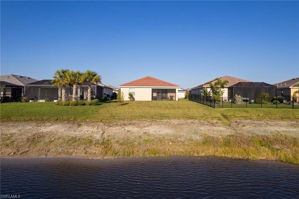 HAMPTON LAKES - Residential