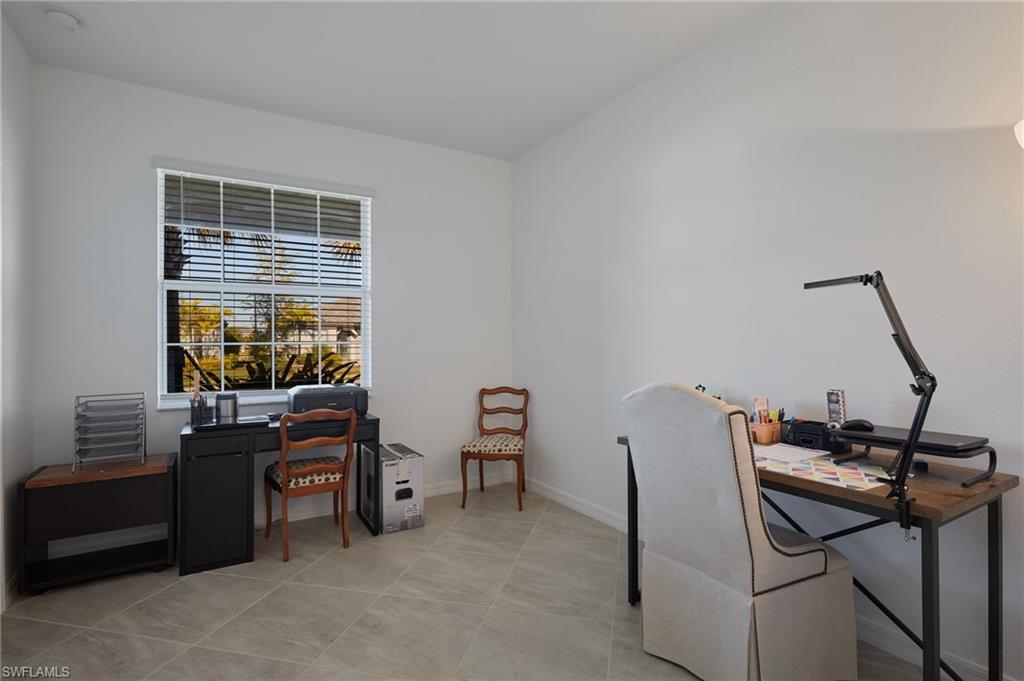 HAMPTON LAKES - Residential