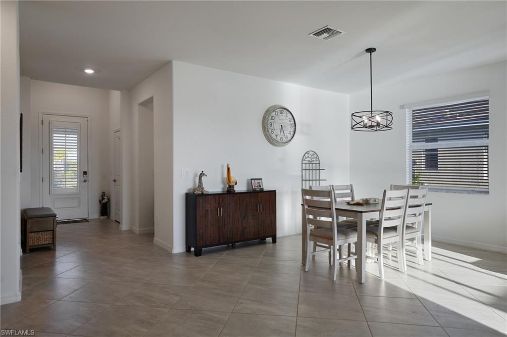 HAMPTON LAKES - Residential