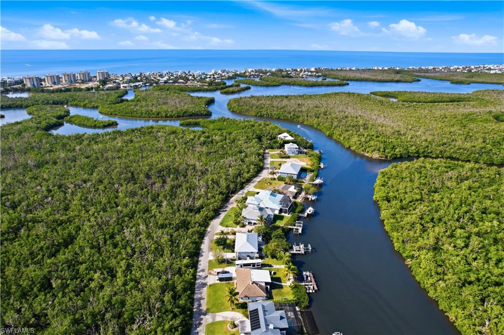 IMPERIAL SHORES - Residential