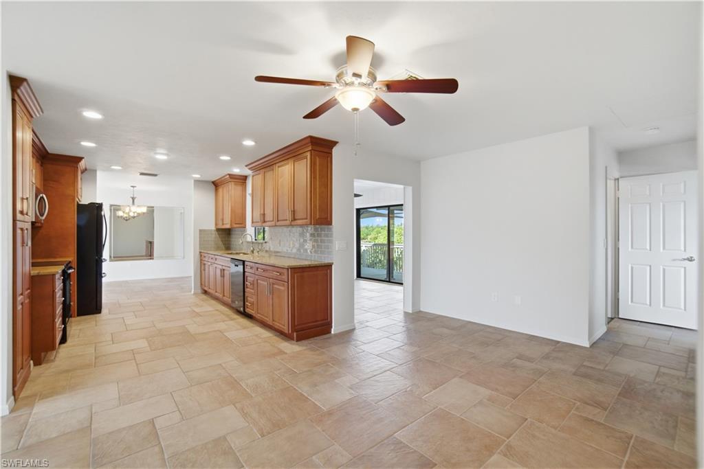 IMPERIAL SHORES - Residential