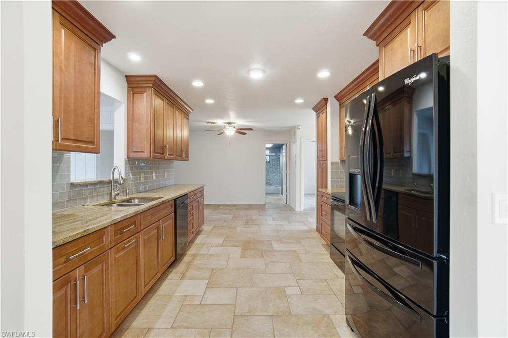 IMPERIAL SHORES - Residential