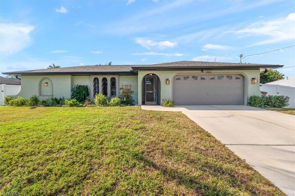 CAPE CORAL - Residential