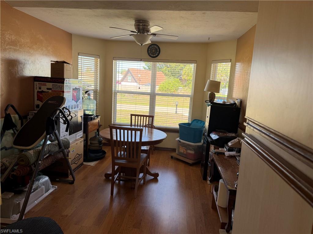 SAN CARLOS PARK - Residential