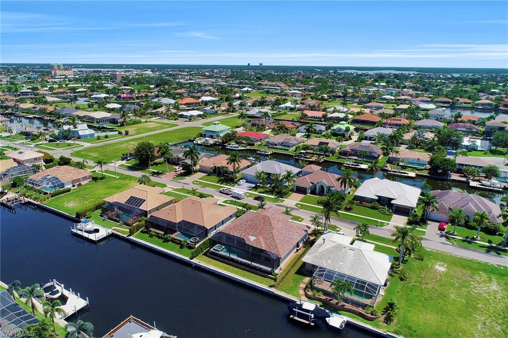 MARCO BEACH - Residential