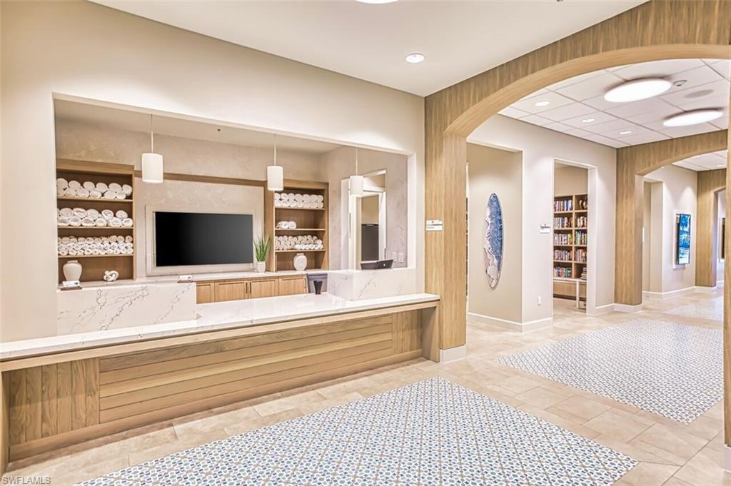 MAJESTIC POINTE - Residential