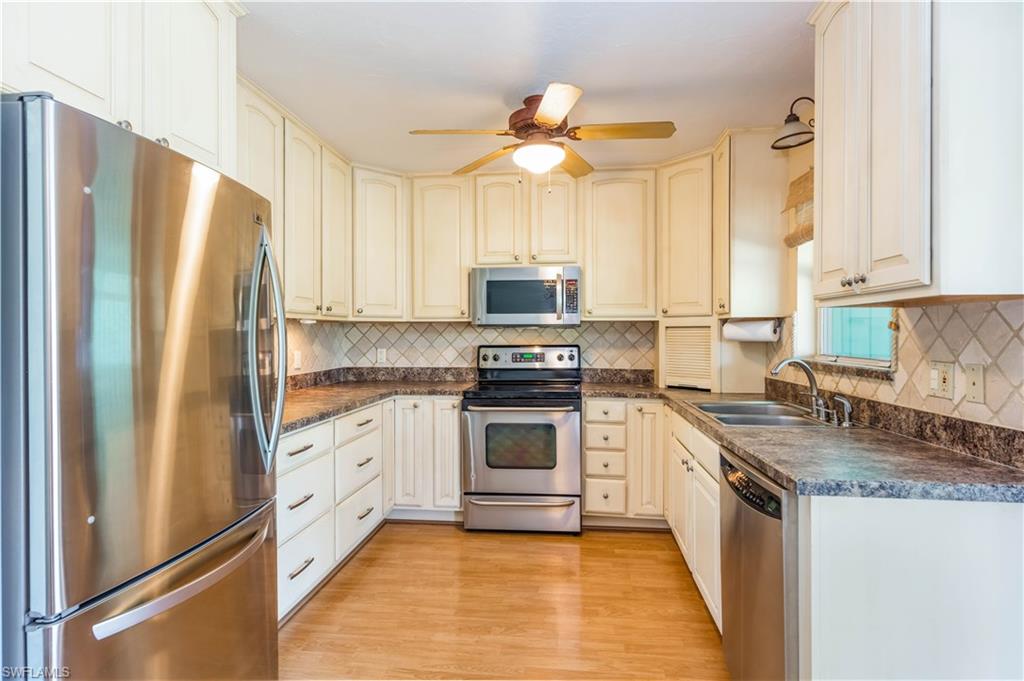 NAPLES PARK - Residential