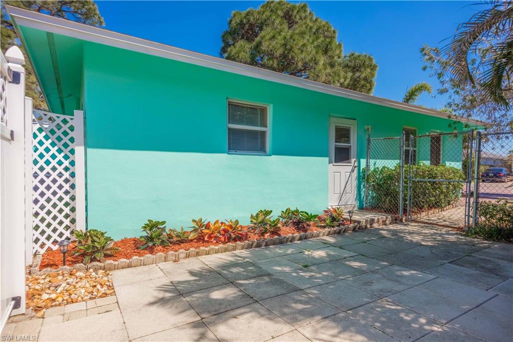 NAPLES PARK - Residential